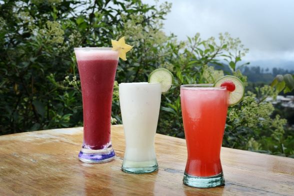 Frutas y comidas típicas locales 2